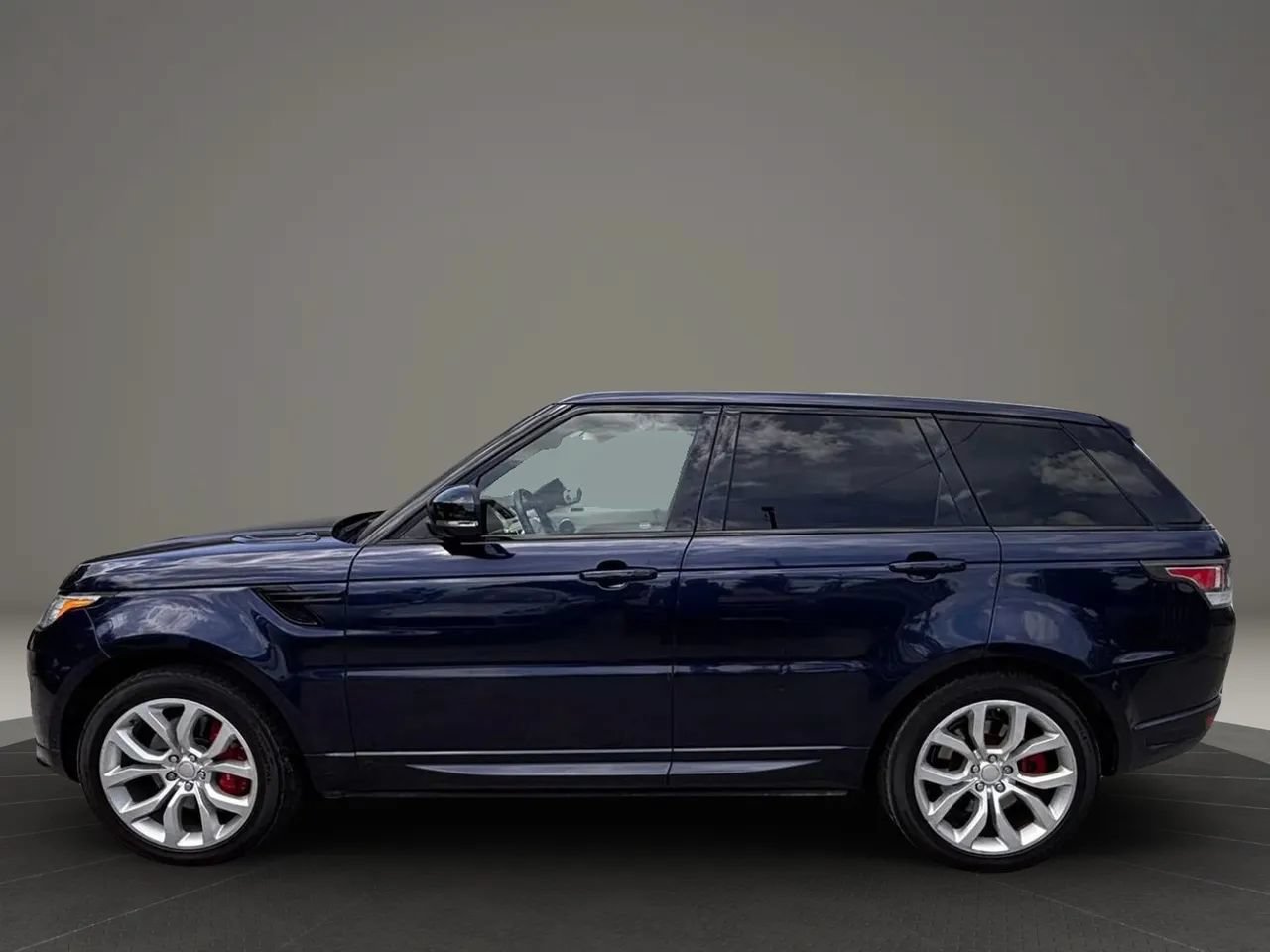Used 2017 Land Rover Range Rover Sport Autobiography AWD/4WD image 2