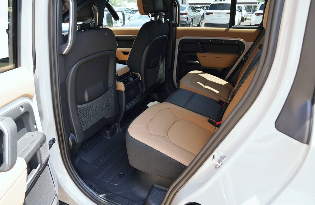 New 2026 Land Rover Defender 110 X AWD/4WD image 33