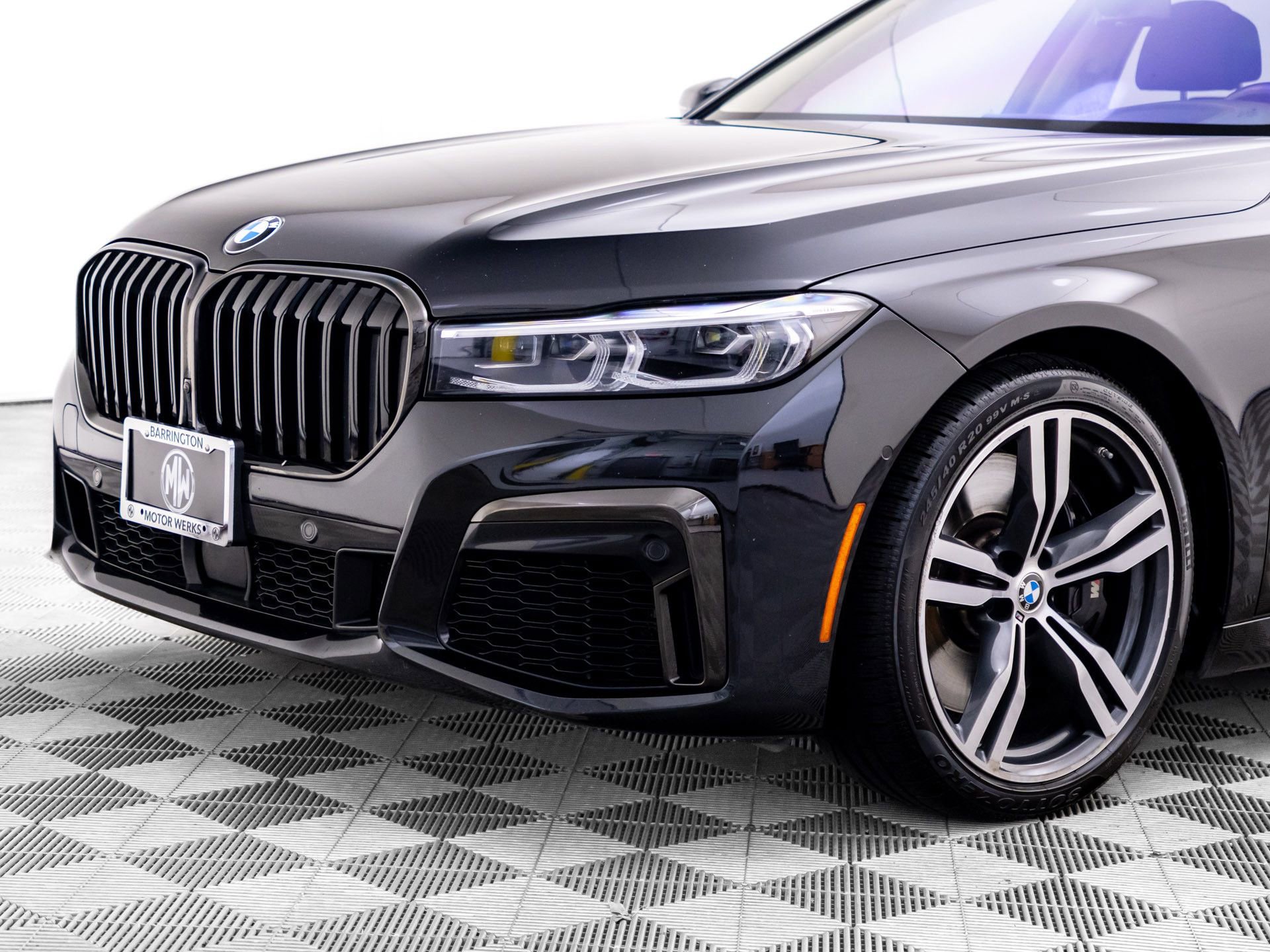 Used 2022 BMW M760i xDrive image 43