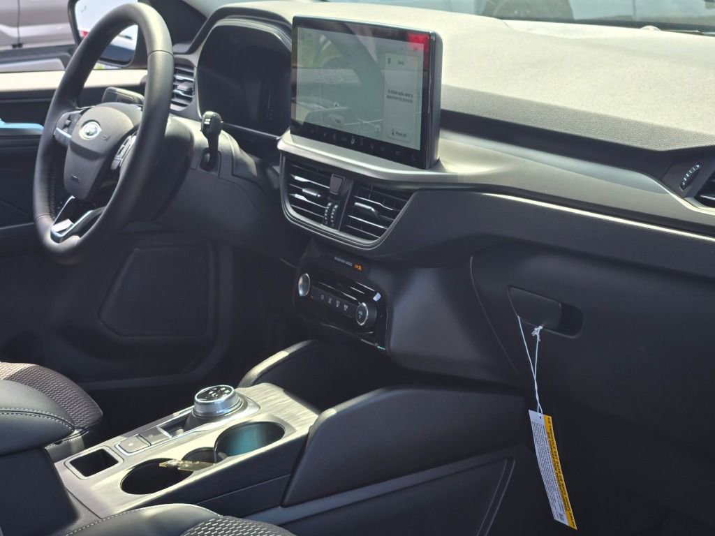 Used 2024 Ford Escape SE image 8