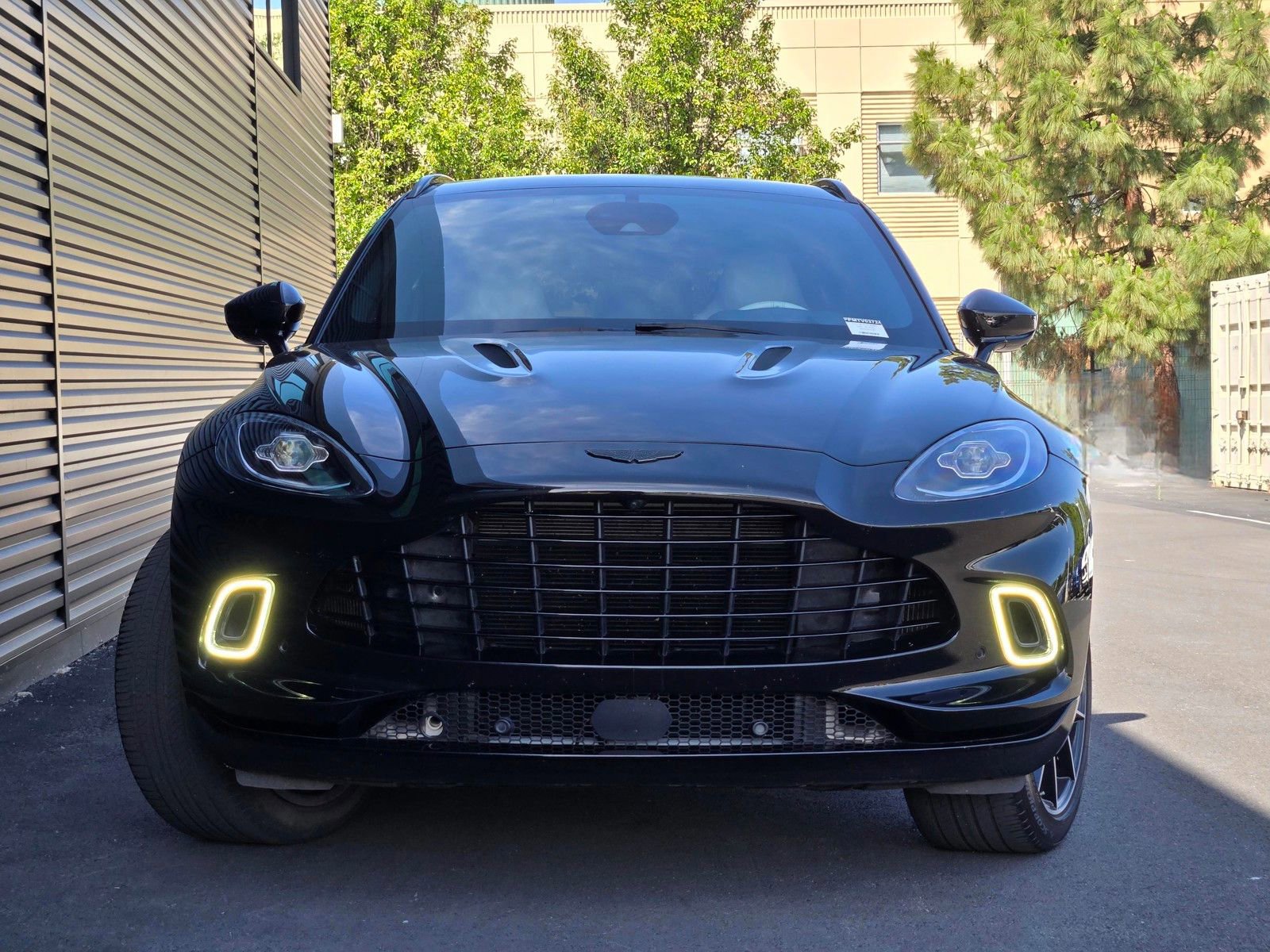 Used 2021 Aston Martin DBX AWD/4WD image 10