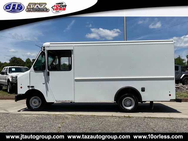 Used 2017 Ford E-350 and Econoline 350 Super Duty w/ A/C Prep Package RWD image 4