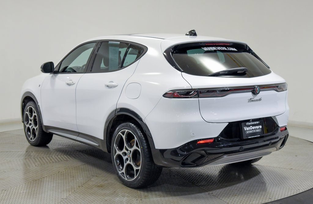 Used 2024 Alfa Romeo Tonale Ti w/ Premium Interior Package AWD/4WD image 7