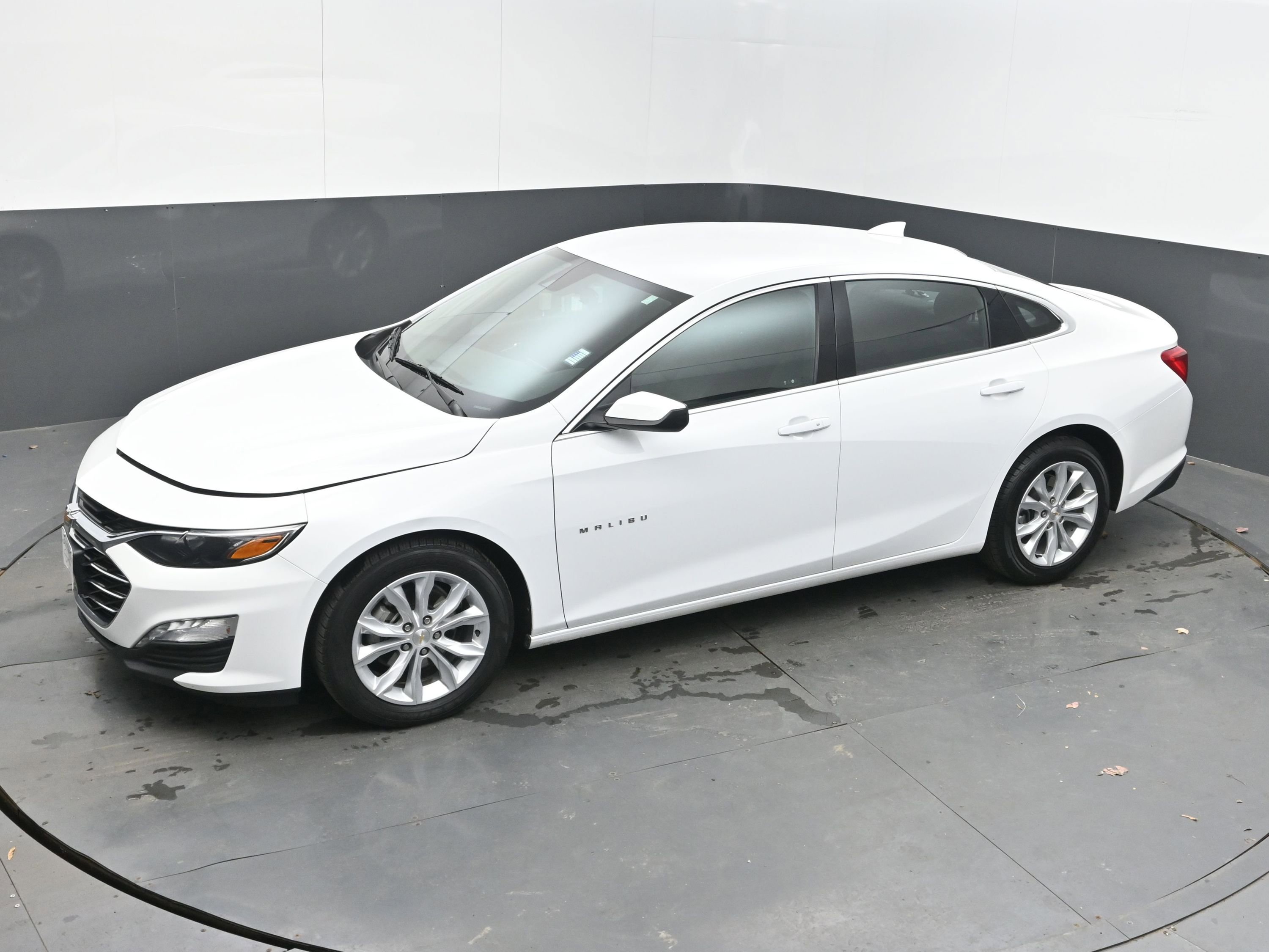 Used 2024 Chevrolet Malibu LT image 34
