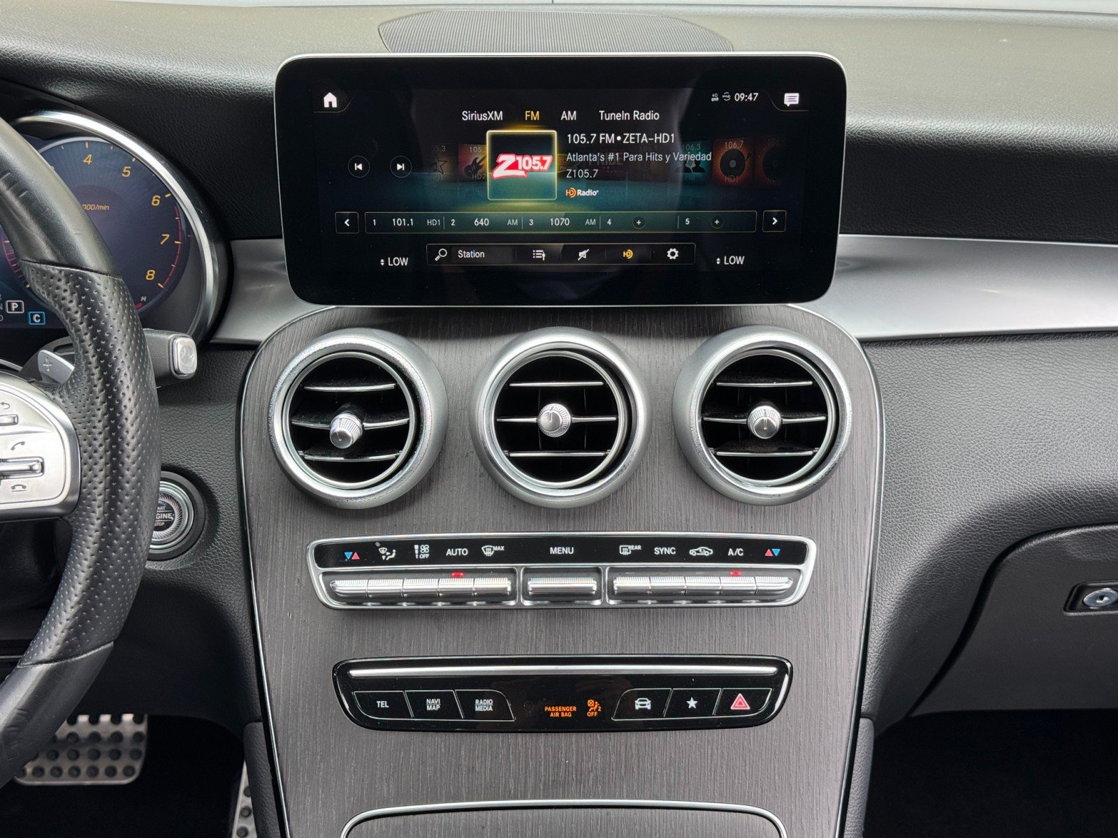 Used 2021 Mercedes-Benz GLC 300 w/ AMG Line image 22