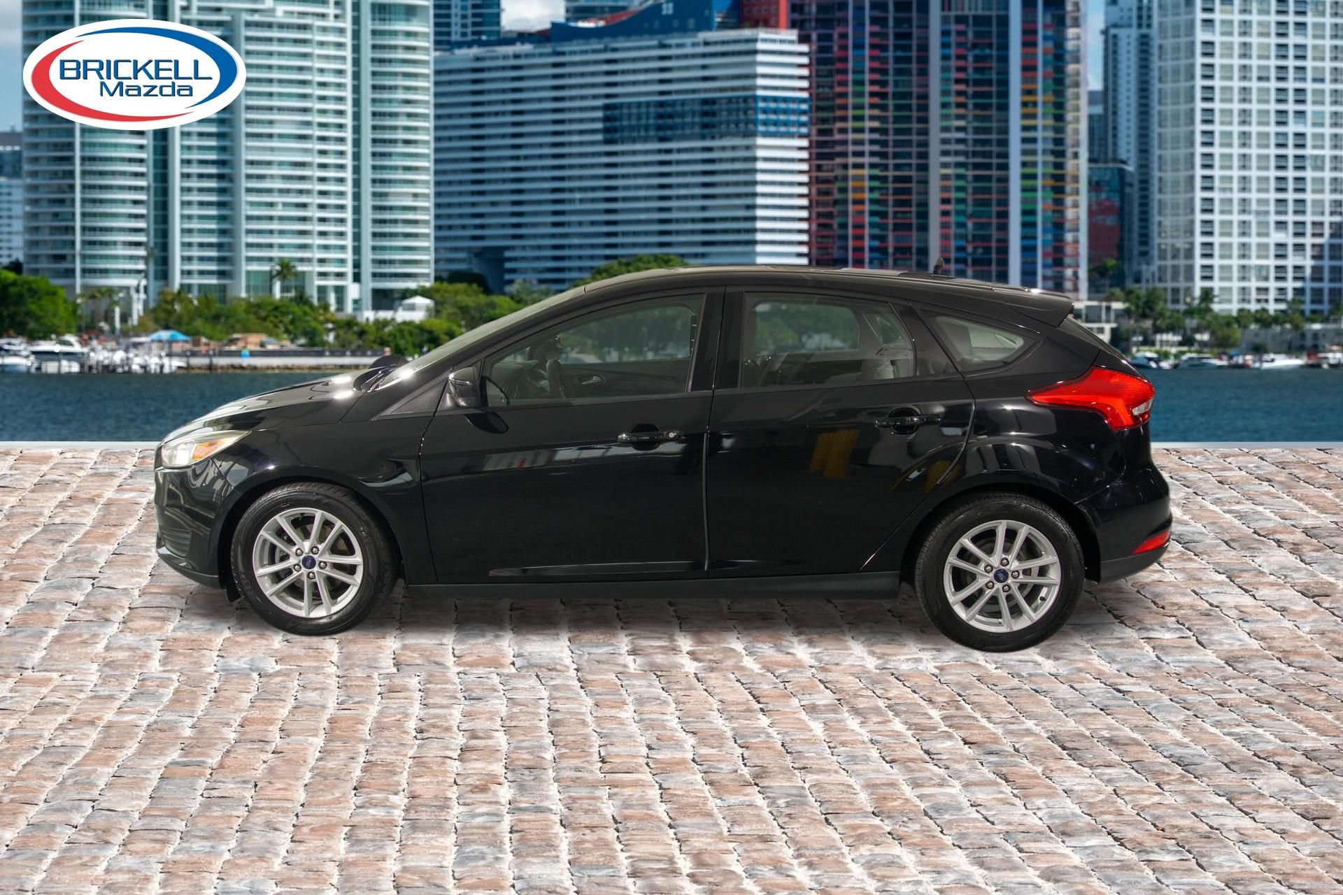 Used 2018 Ford Focus SE FWD image 4