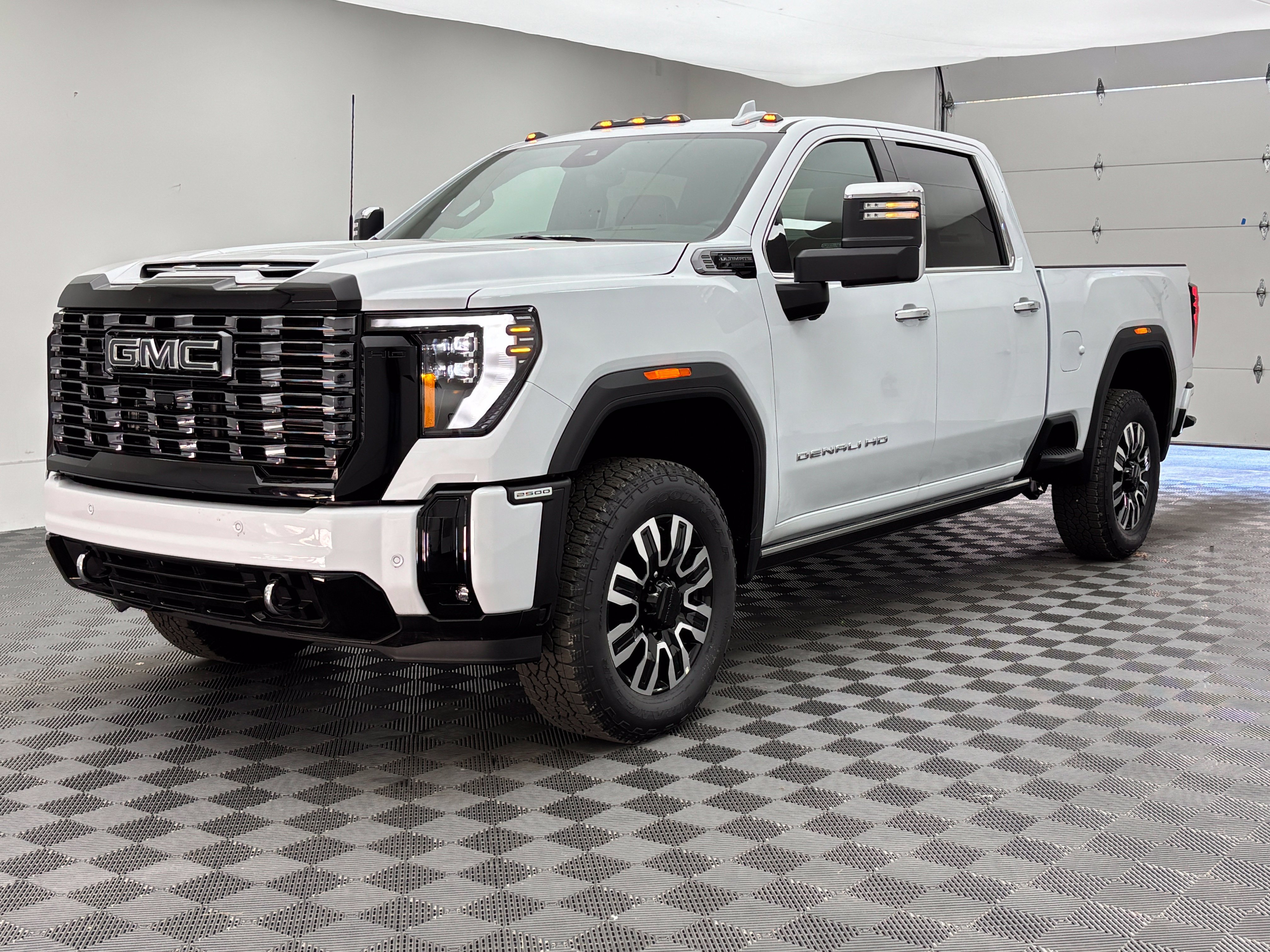 New 2026 GMC Sierra 2500 Denali Ultimate AWD/4WD image 2