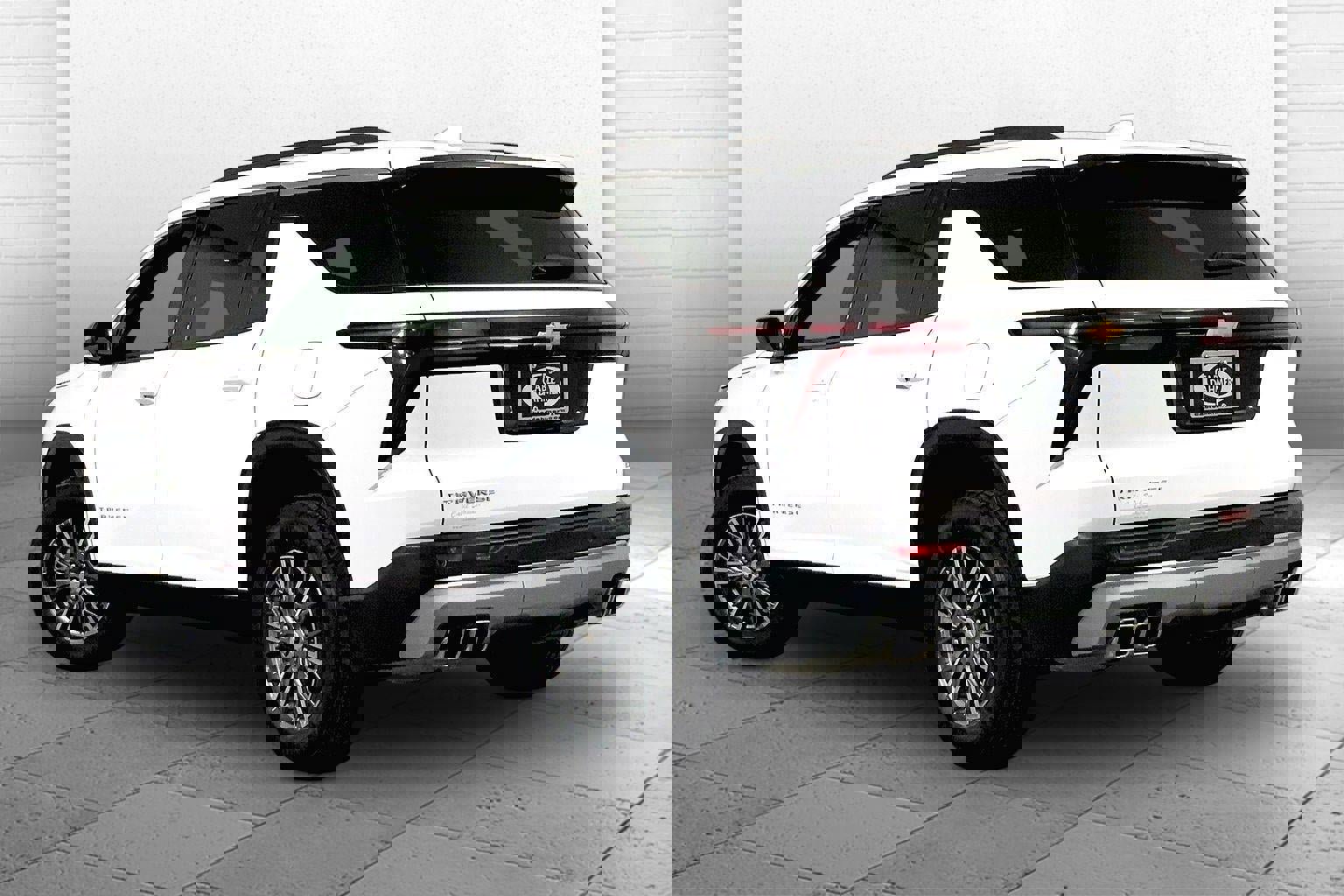 Used 2024 Chevrolet Traverse LT image 11