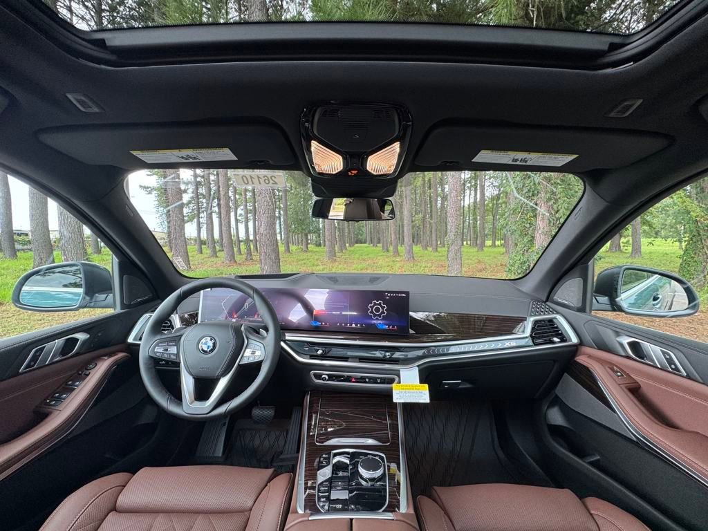 Used 2026 BMW X5 xDrive40i w/ Premium Package image 2