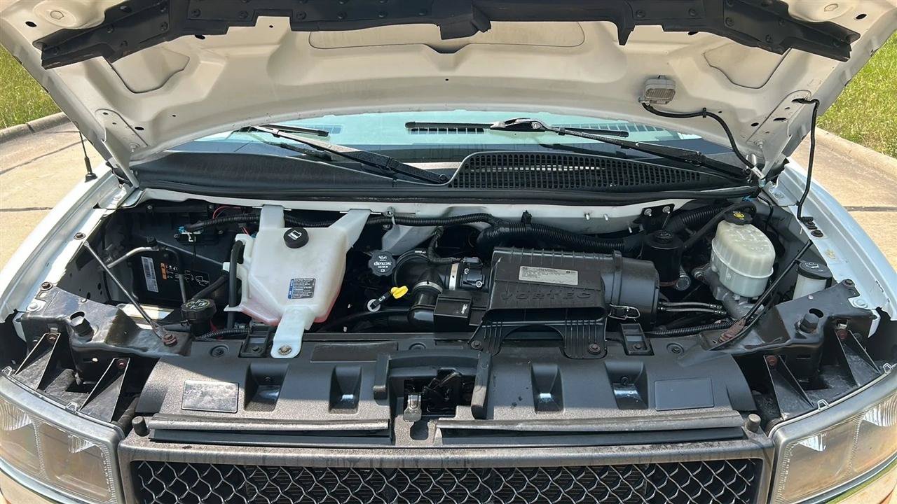 Used 2016 Chevrolet Express 3500 LT w/ LT Preferred Equipment Group RWD image 14