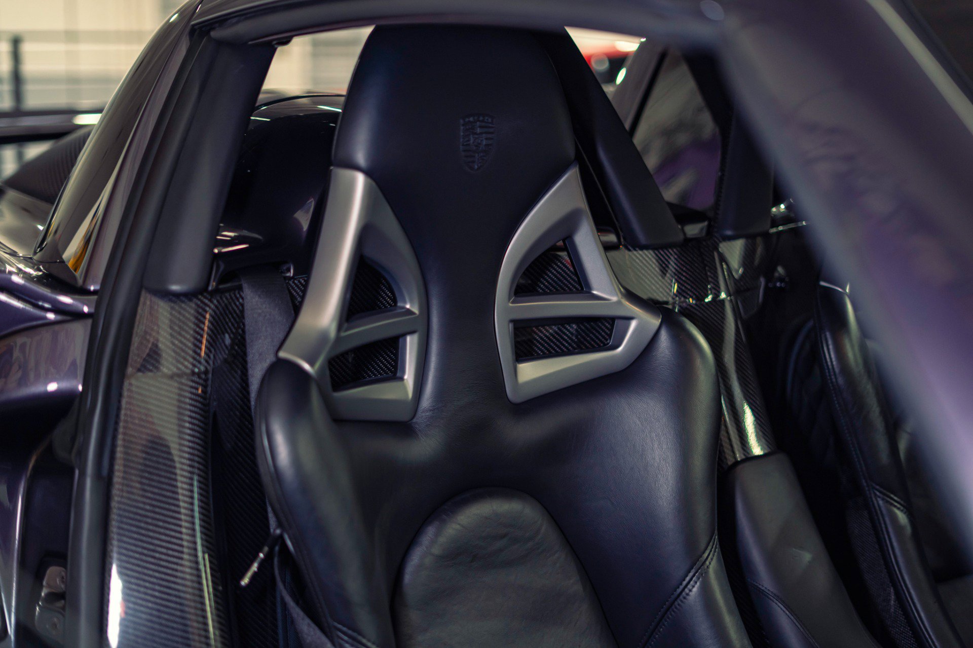 Used 2005 Porsche Carrera GT RWD image 26