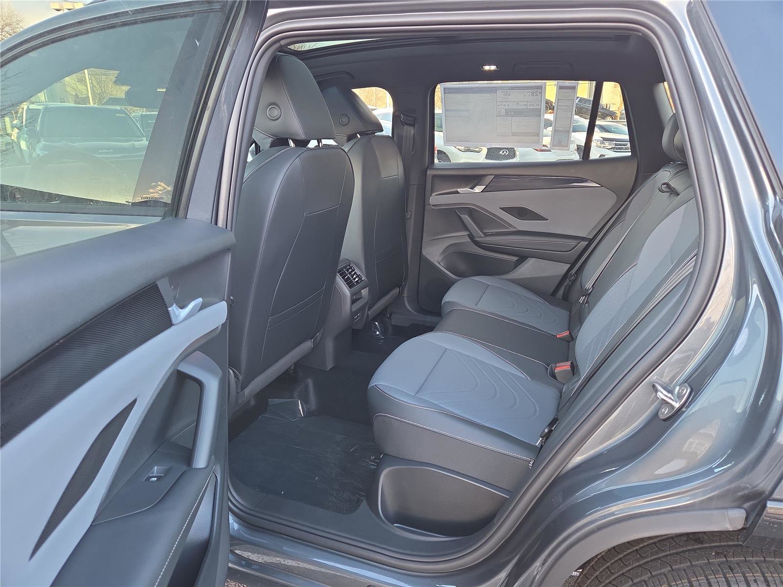 New 2026 Volkswagen Tiguan SE R-Line image 25