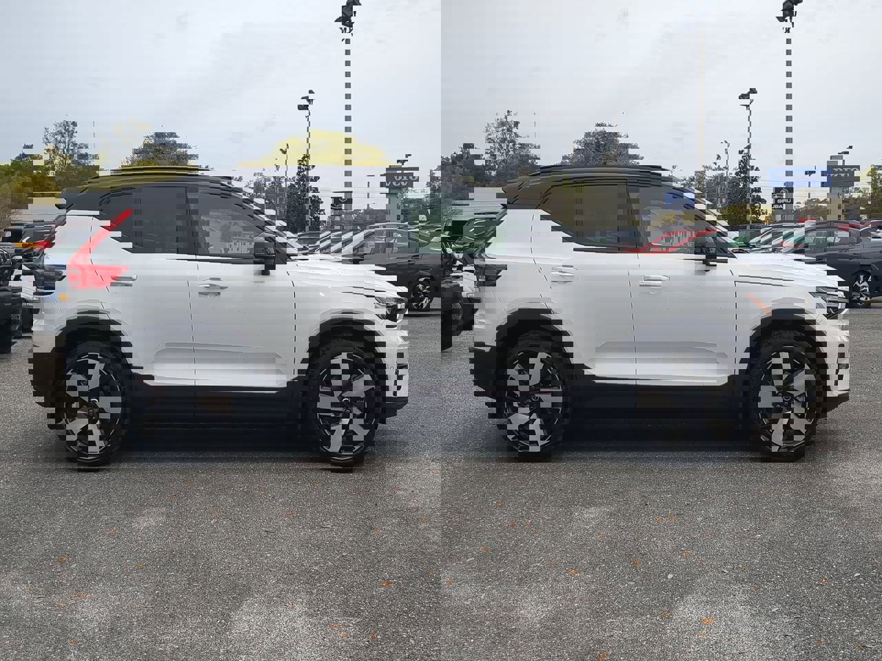 New 2024 Volvo XC40 Recharge Ultimate w/ Protection Package Premier image 3