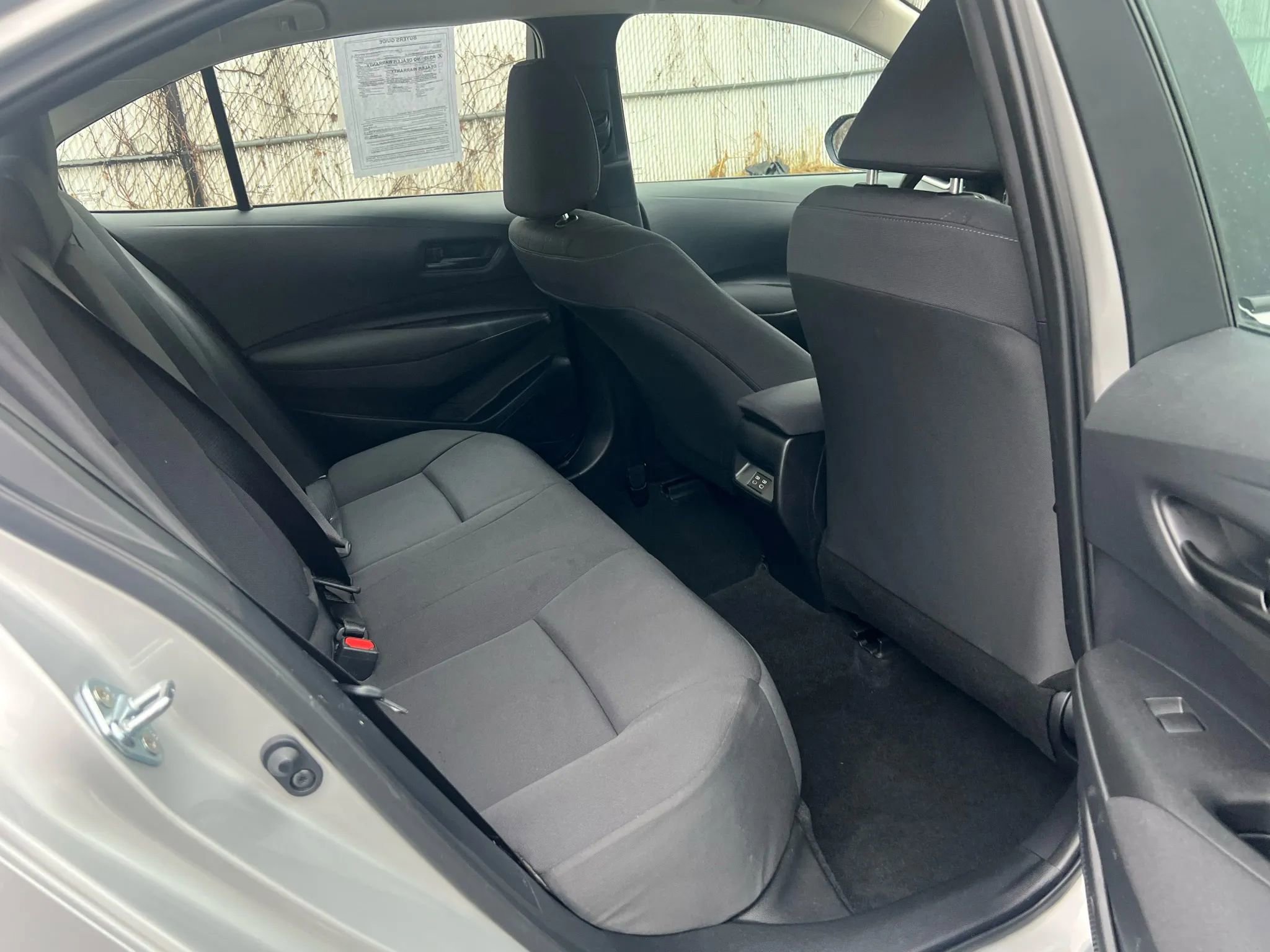 Used 2025 Toyota Corolla LE image 30