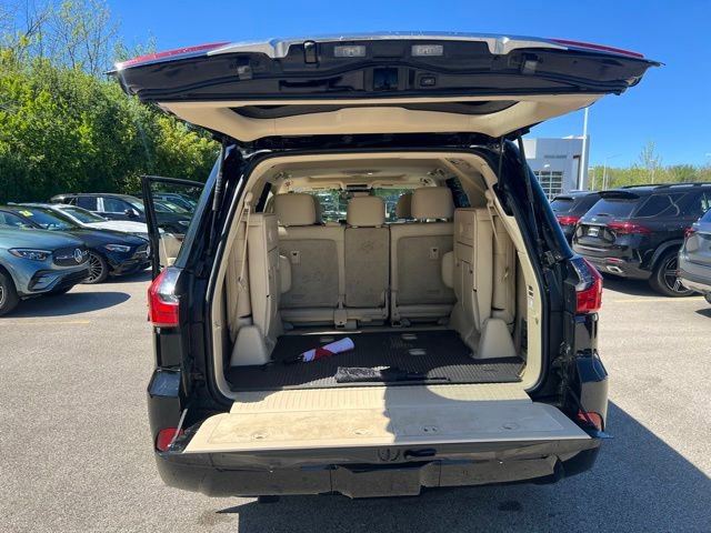 Used 2020 Lexus LX 570 4WD w/ Luxury Package image 18