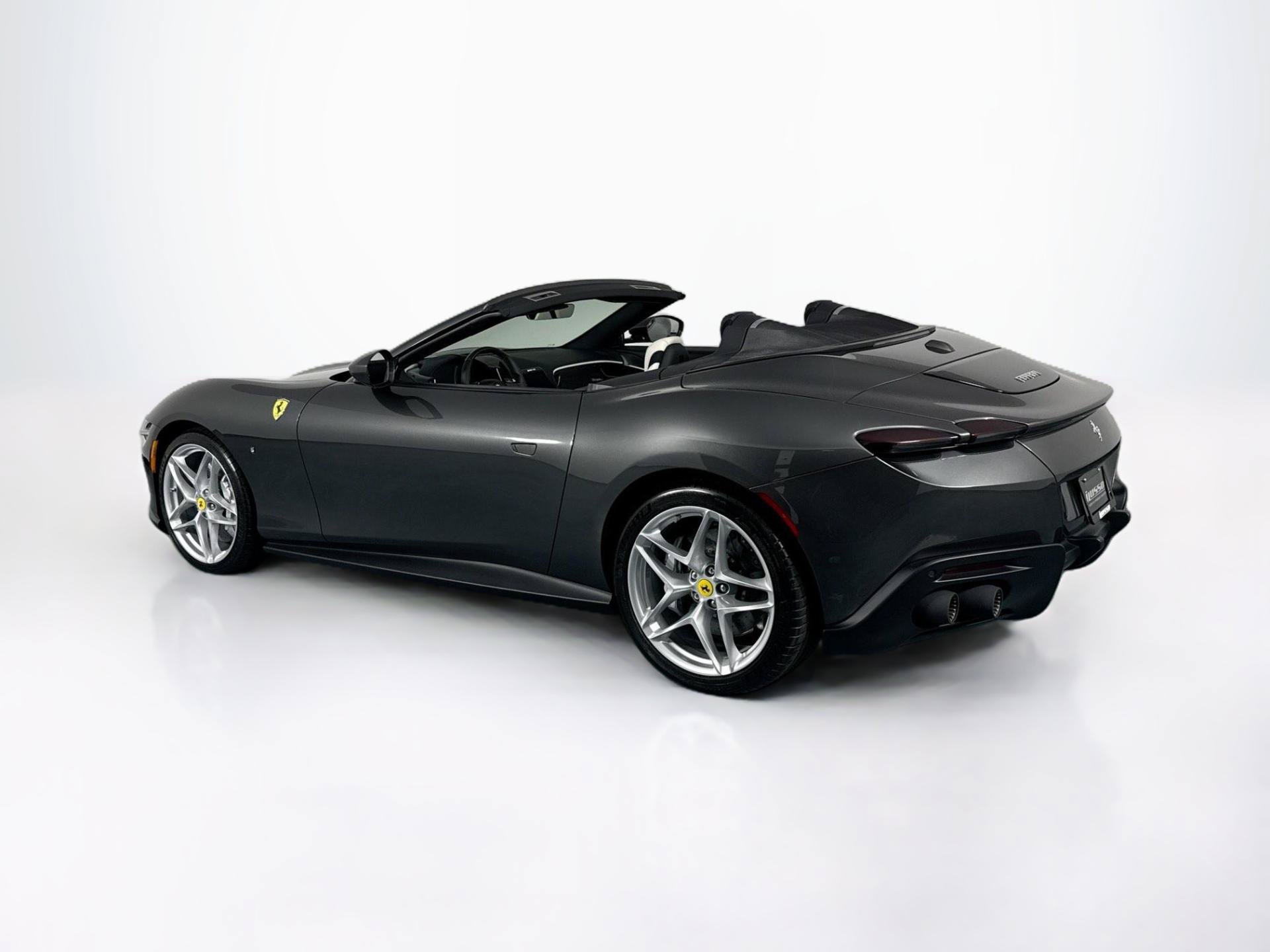 Used 2025 Ferrari Roma Spider RWD image 7