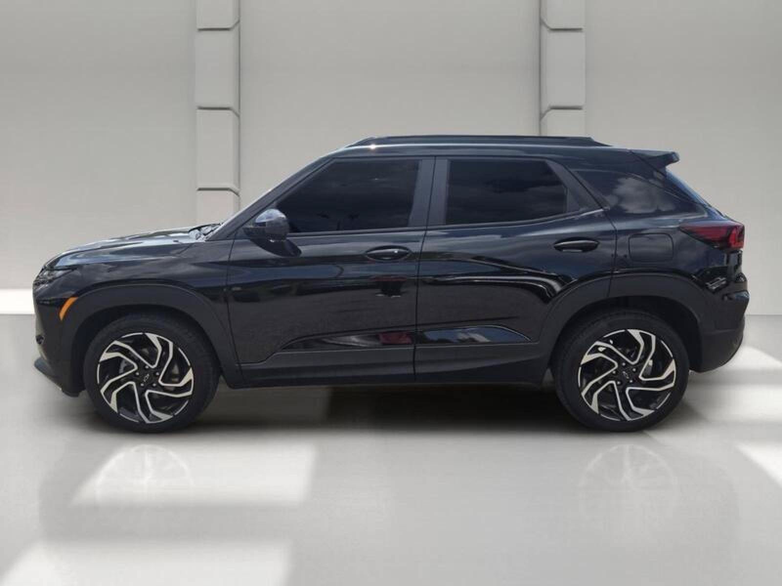 Used 2025 Chevrolet TrailBlazer RS w/ Driver Confidence Package FWD image 4