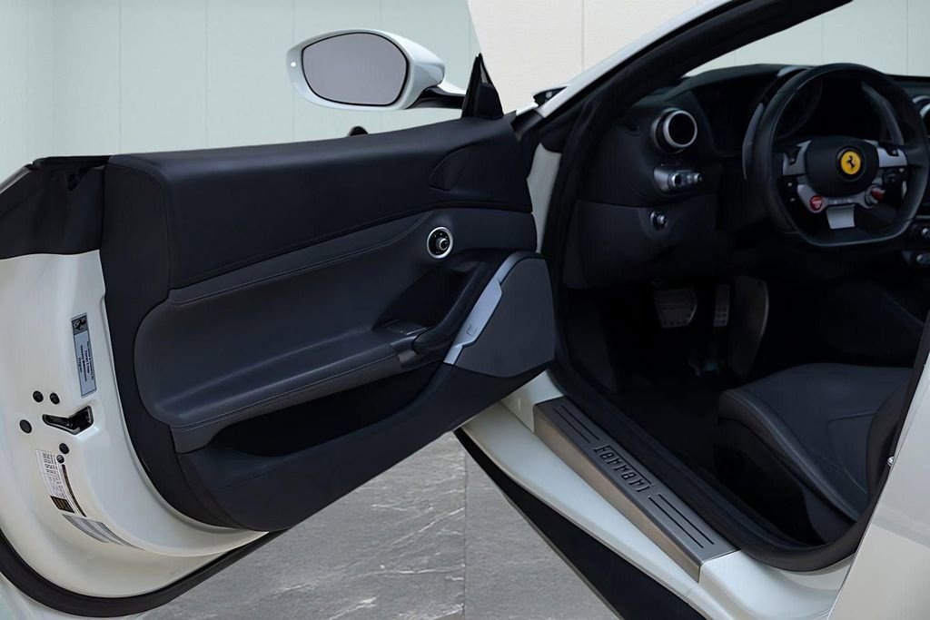 Used 2019 Ferrari Portofino image 24