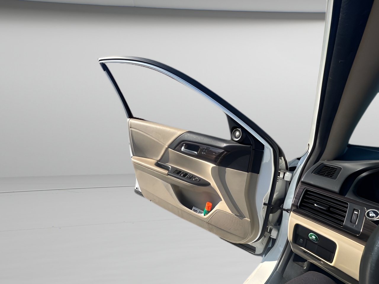 Used 2017 Honda Accord EX-L image 17