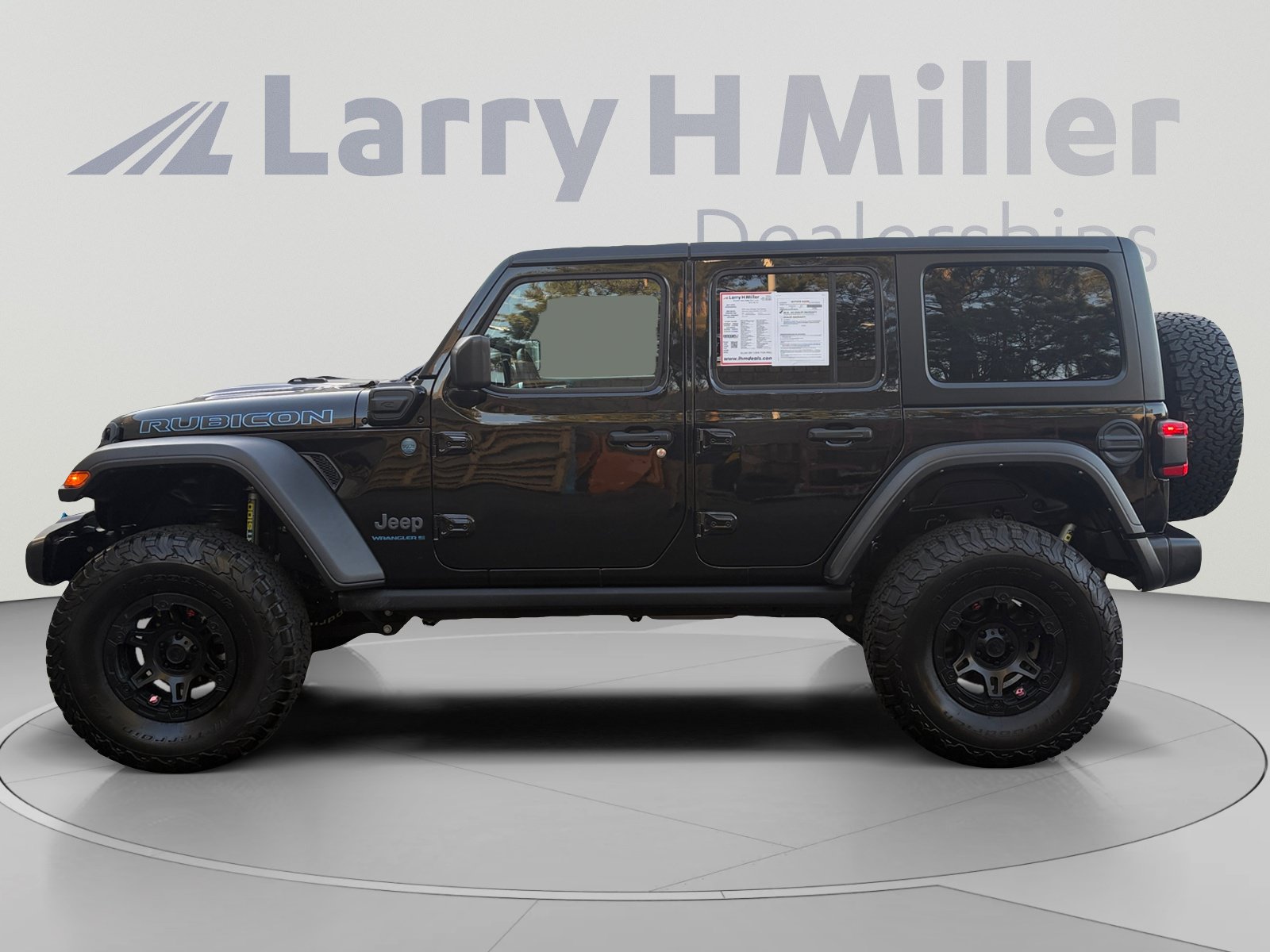 Used 2023 Jeep Wrangler Unlimited Rubicon 4xe AWD/4WD image 2