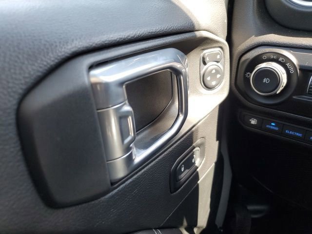 Used 2021 Jeep Wrangler Unlimited Sahara w/ Dual Top Group image 24