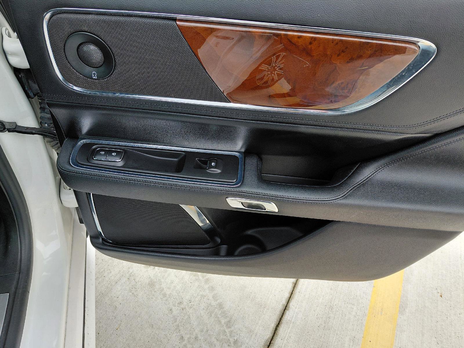 Used 2018 Lincoln Continental Reserve image 17