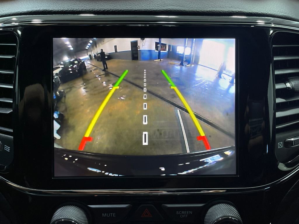 Used 2019 Jeep Grand Cherokee Altitude image 11