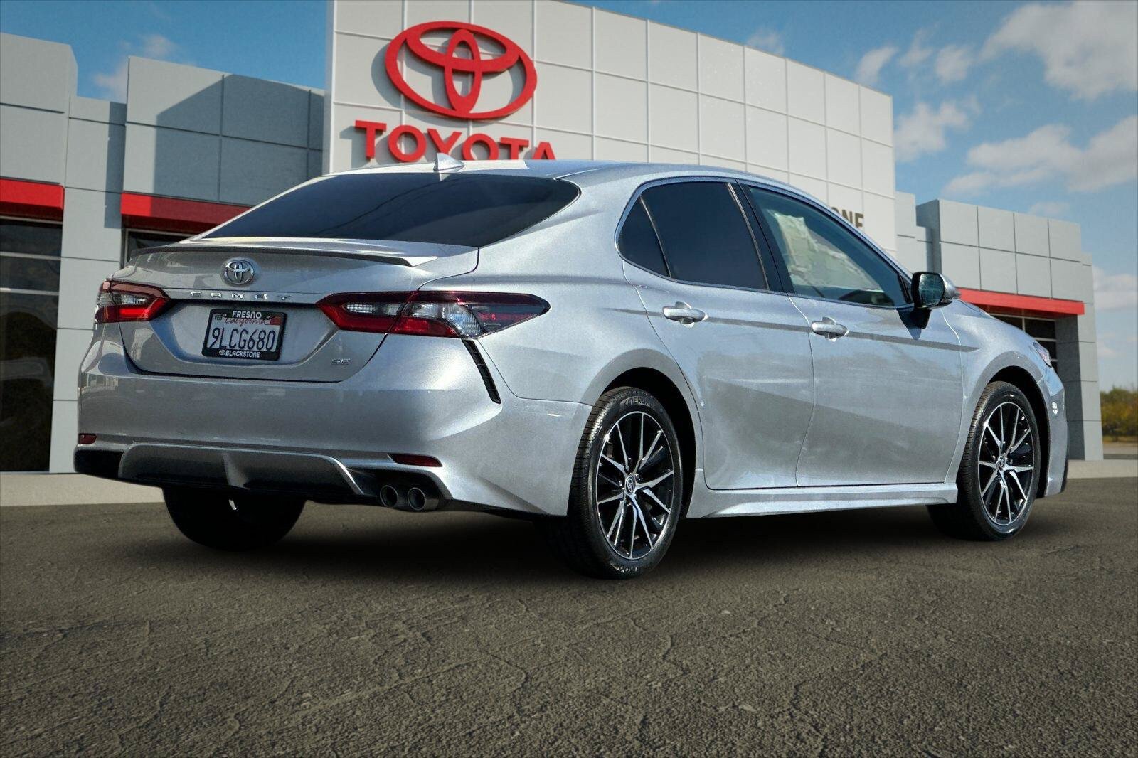 Certified 2024 Toyota Camry SE FWD image 3
