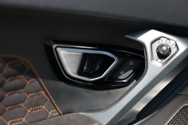 Used 2019 Lamborghini Huracan LP 580-2 RWD image 65