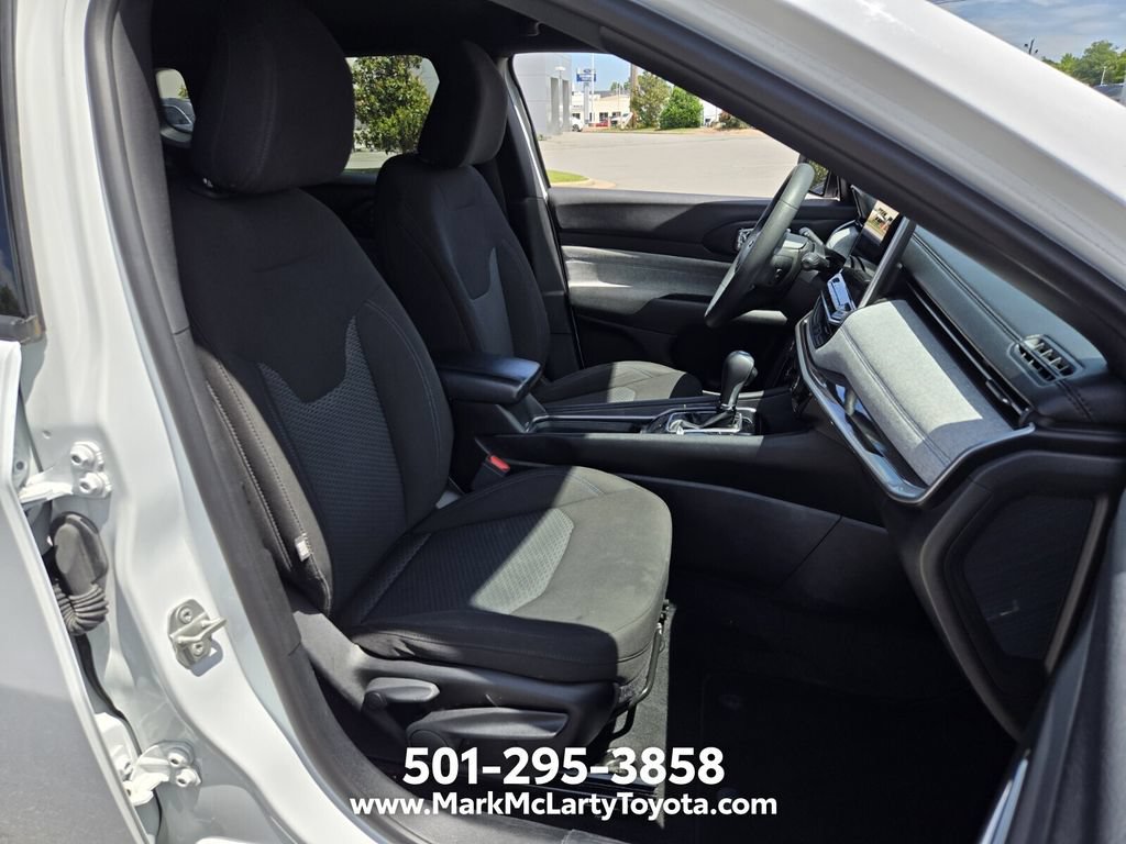 Used 2023 Jeep Compass Sport AWD/4WD image 19
