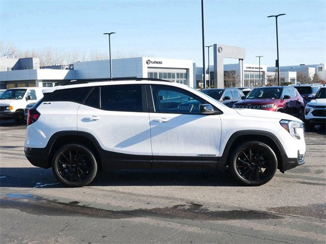 Used 2023 GMC Terrain SLE w/ Driver Convenience Package image 6