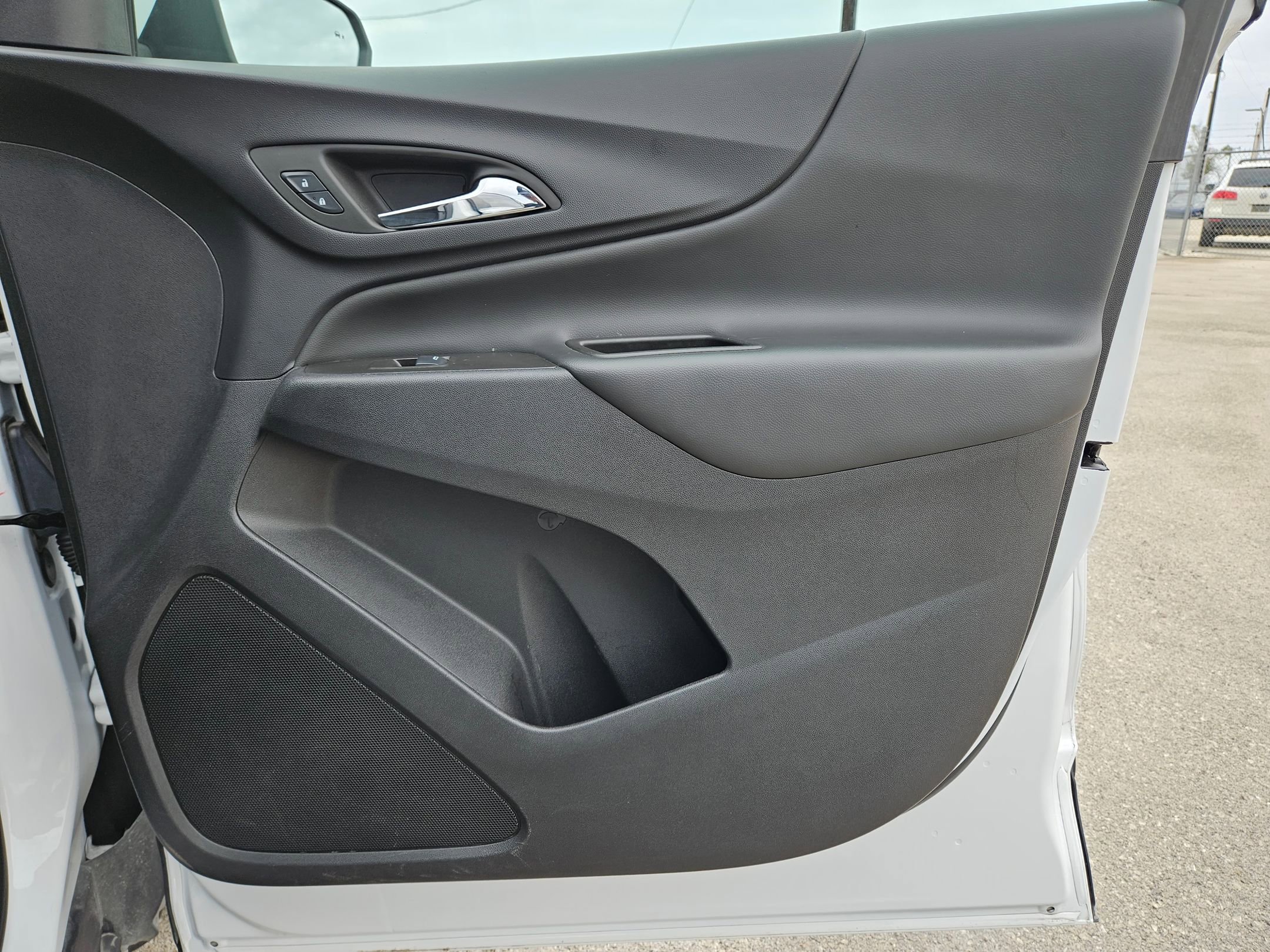 Used 2024 Chevrolet Equinox LT image 29