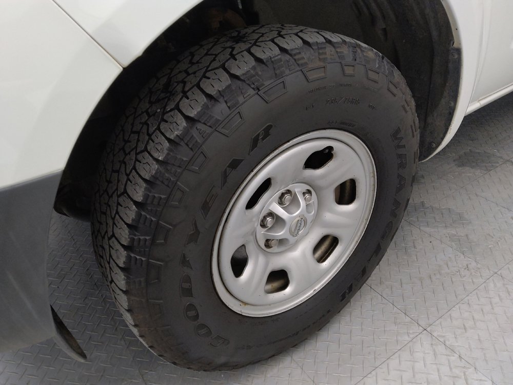 Used 2019 Nissan Frontier S image 31