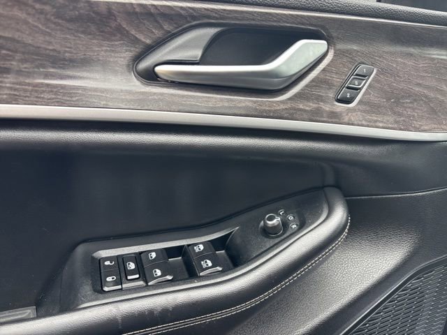 Used 2023 Jeep Grand Cherokee L Limited image 50