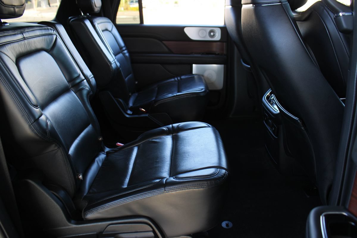 Used 2020 Lincoln Navigator L Reserve w/ Equipment Group 208A Reserve AWD/4WD image 24