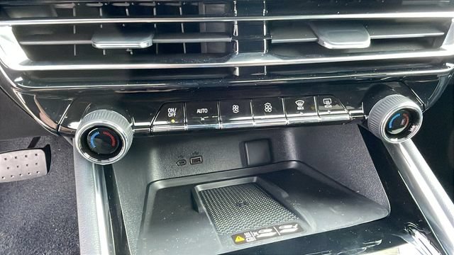 New 2026 Chevrolet Traverse LT w/ LPO, Floor Liner Package FWD image 18