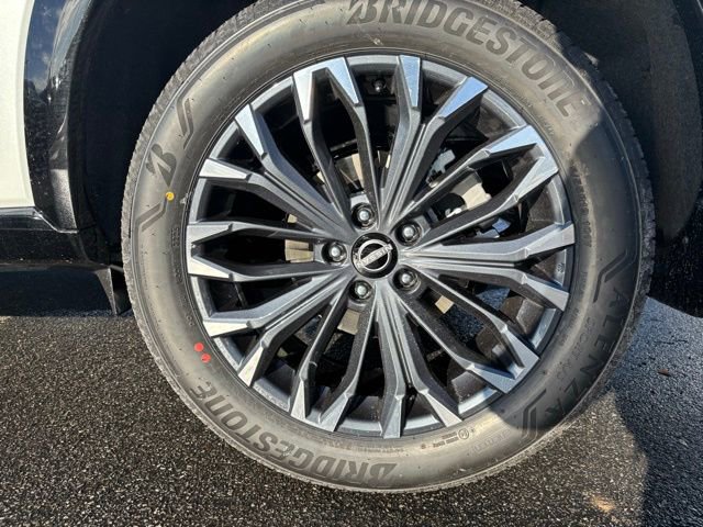 New 2026 Nissan Rogue Platinum w/ Tech Package AWD/4WD image 7