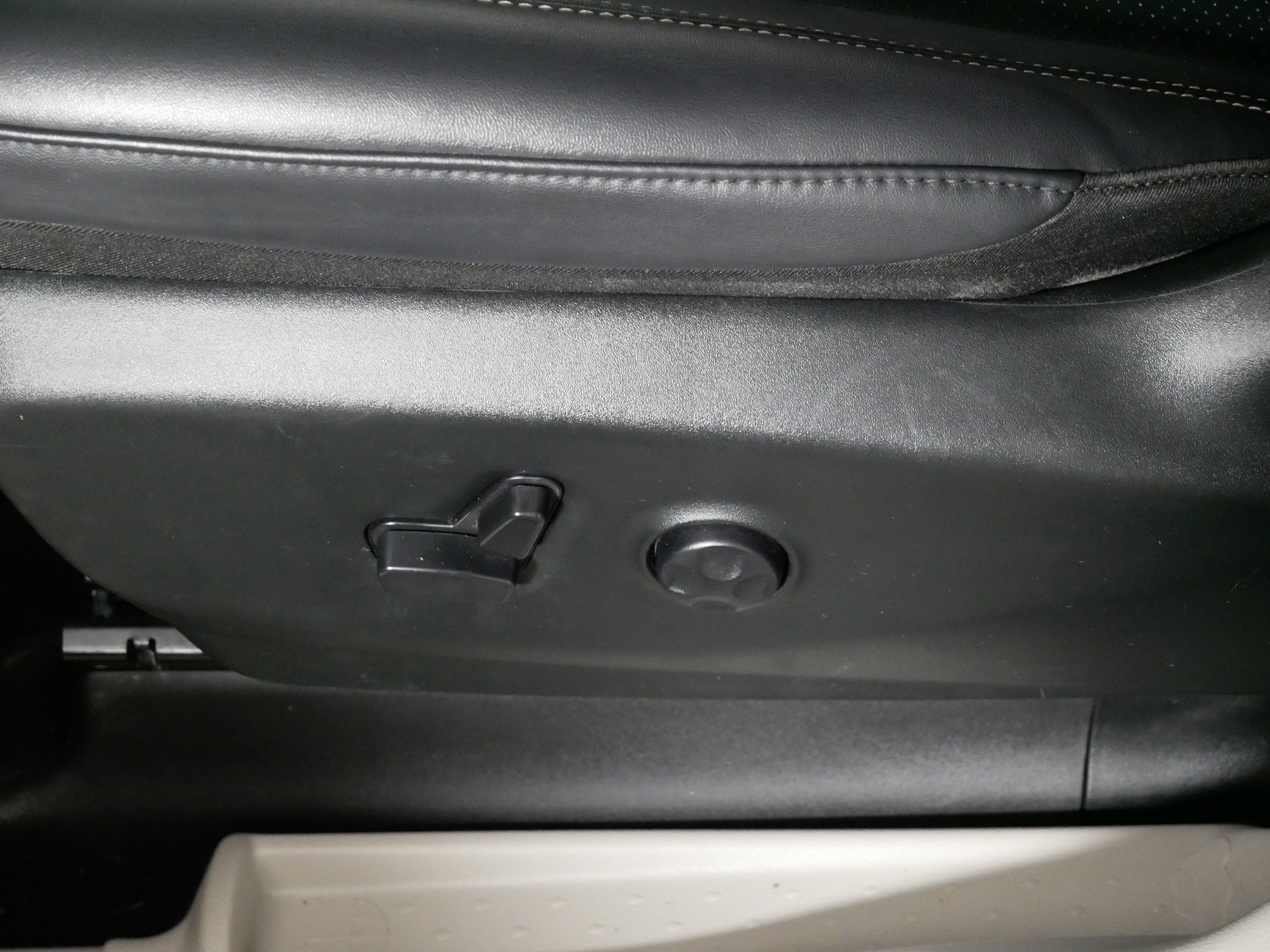 Used 2024 Chrysler Pacifica Touring-L image 20