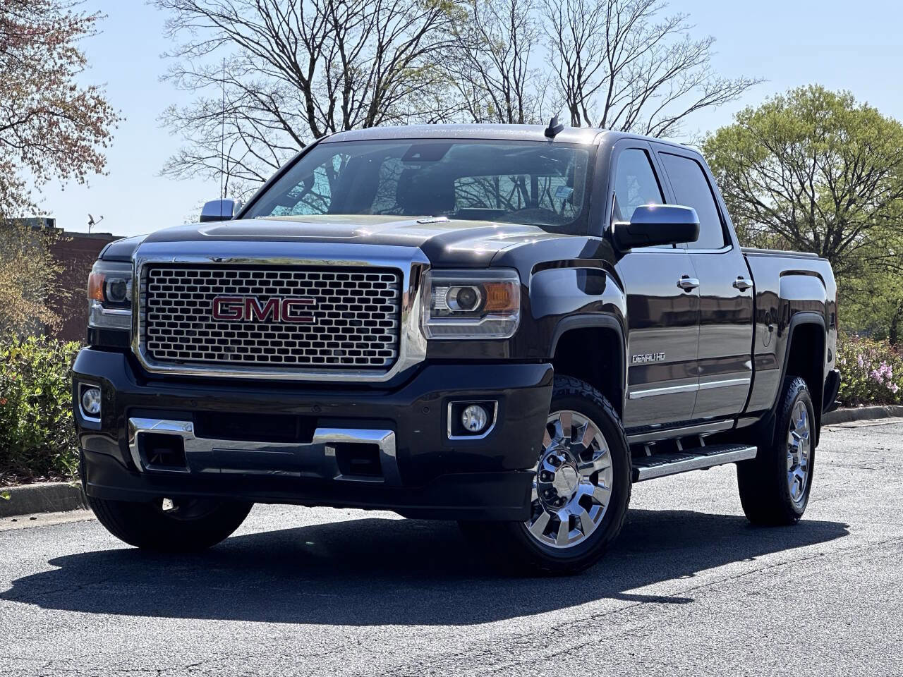 Used 2015 GMC Sierra 2500 Denali w/ Duramax Plus Package image 3