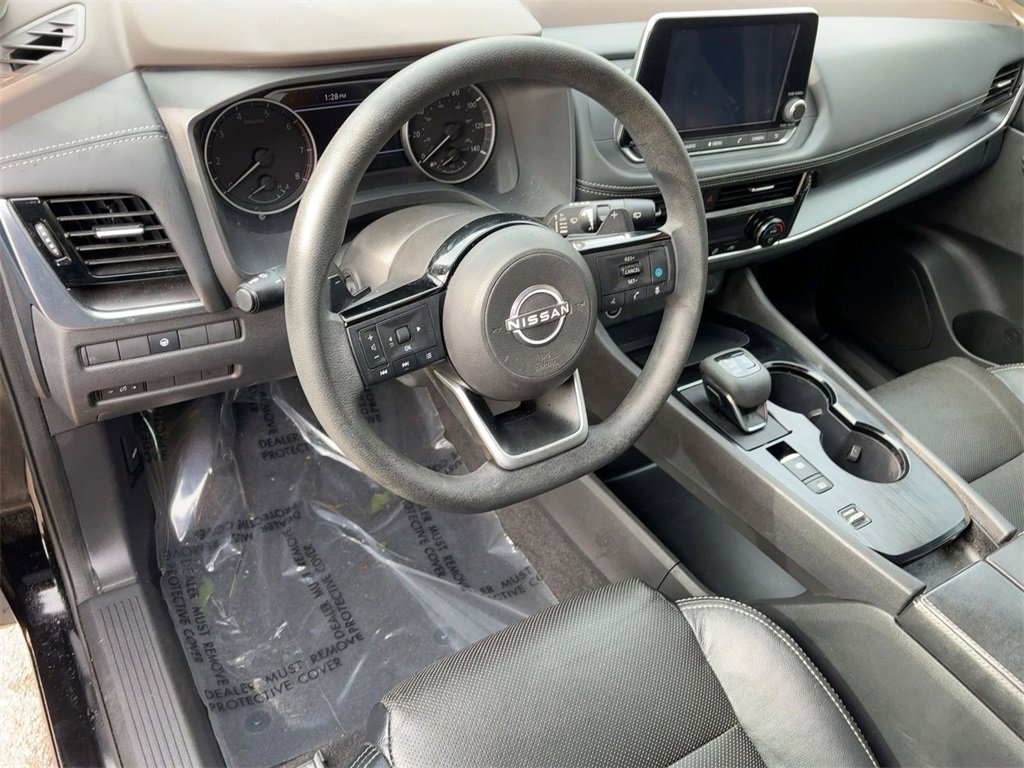 Used 2022 Nissan Rogue SV image 11