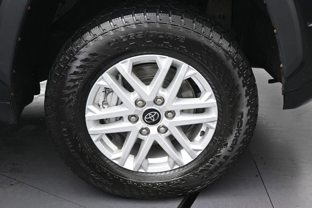 Used 2023 Toyota Tundra SR5 w/ SR5 Convenience Package AWD/4WD image 8