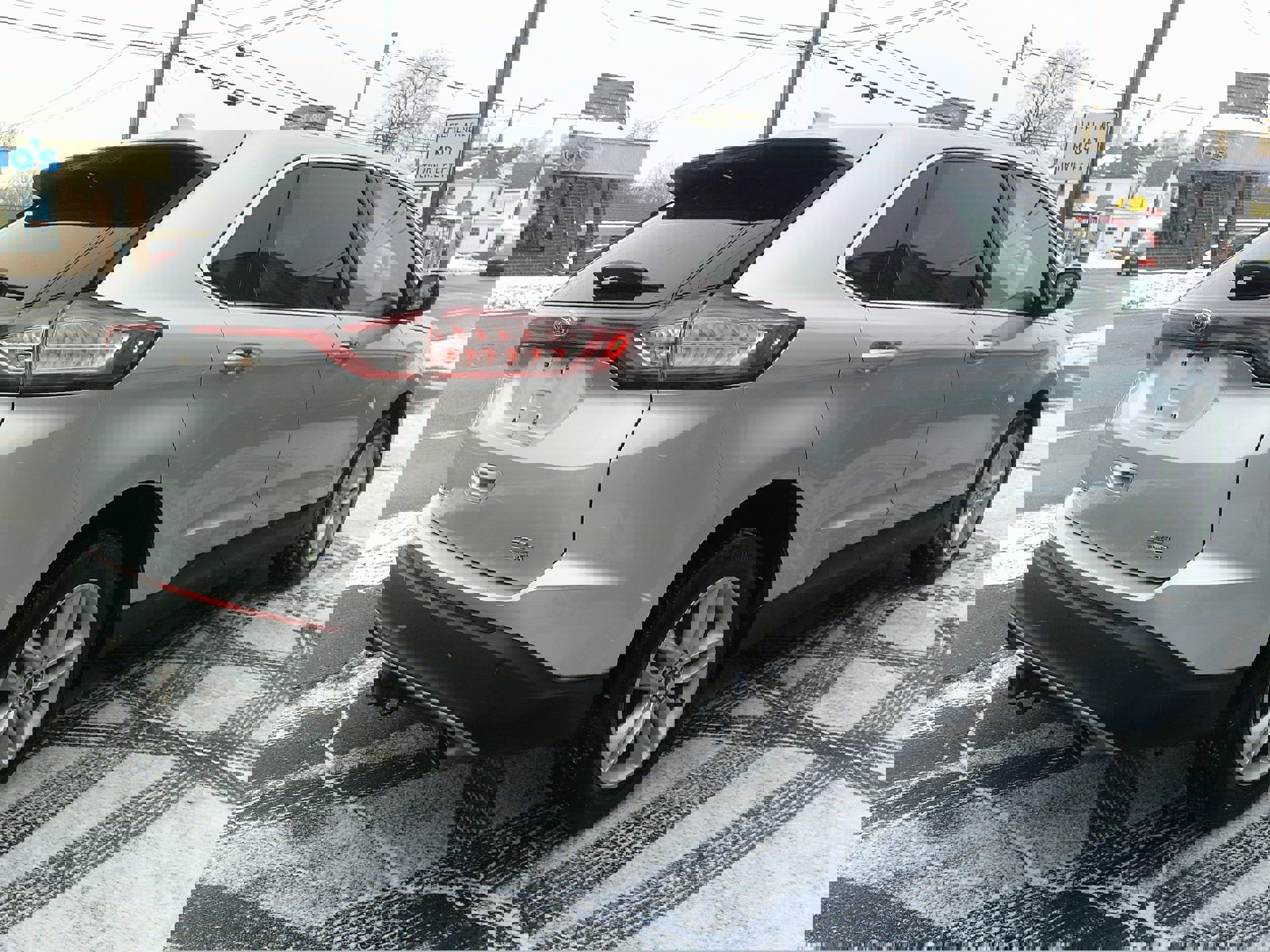 Used 2018 Ford Edge SEL w/ Equipment Group 201A image 5