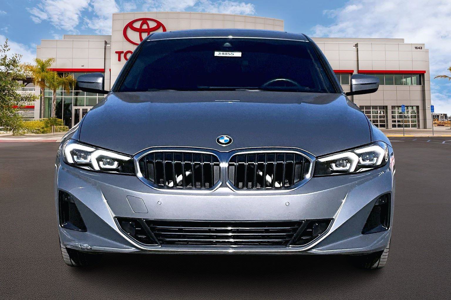 Used 2023 BMW 330i Sedan w/ Convenience Package image 3