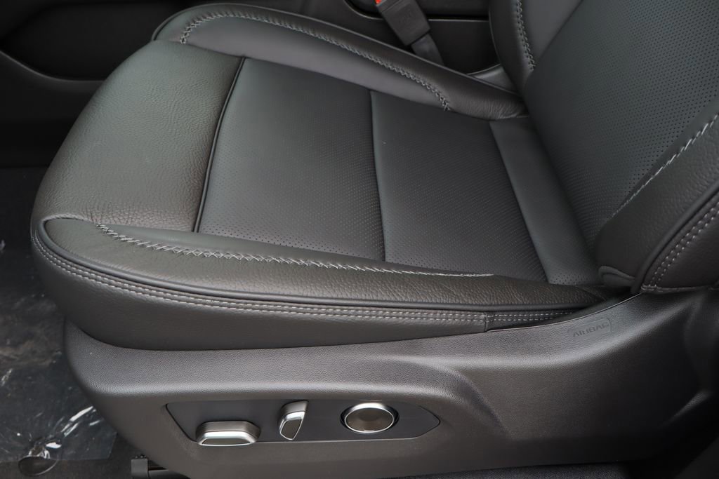 New 2026 GMC Yukon Denali w/ Sun & Power Step Package image 15