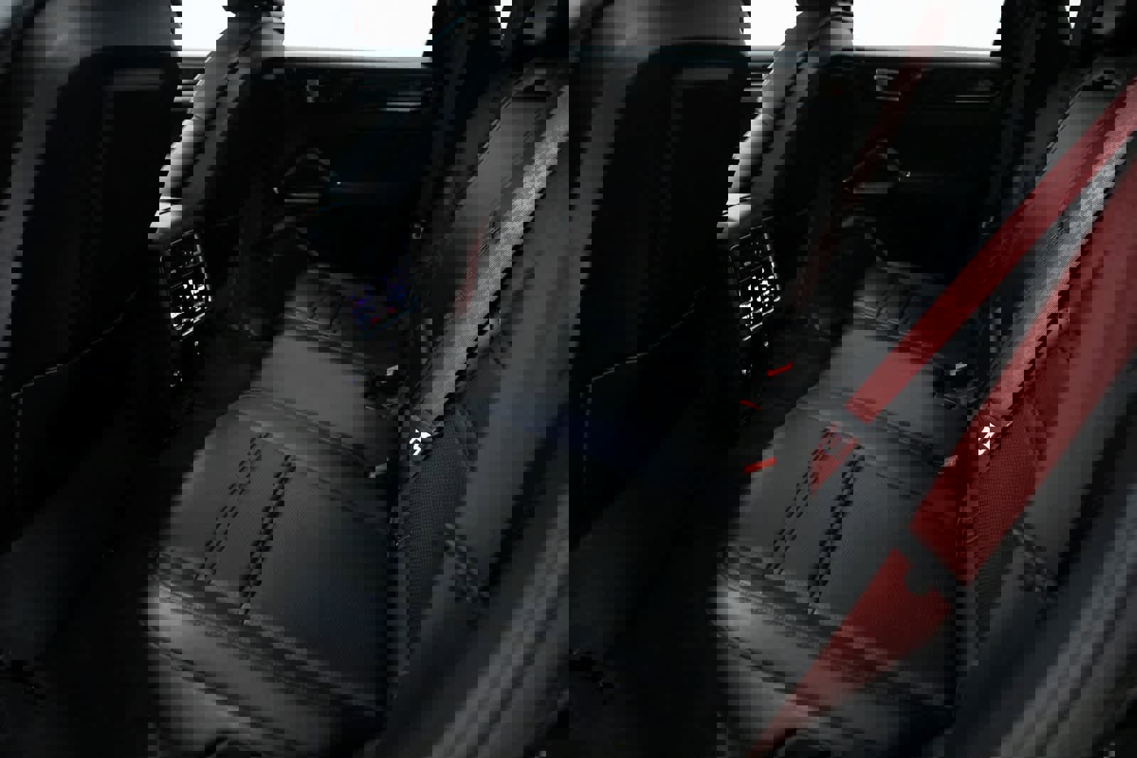 Certified 2023 Porsche Cayenne Platinum Edition image 26