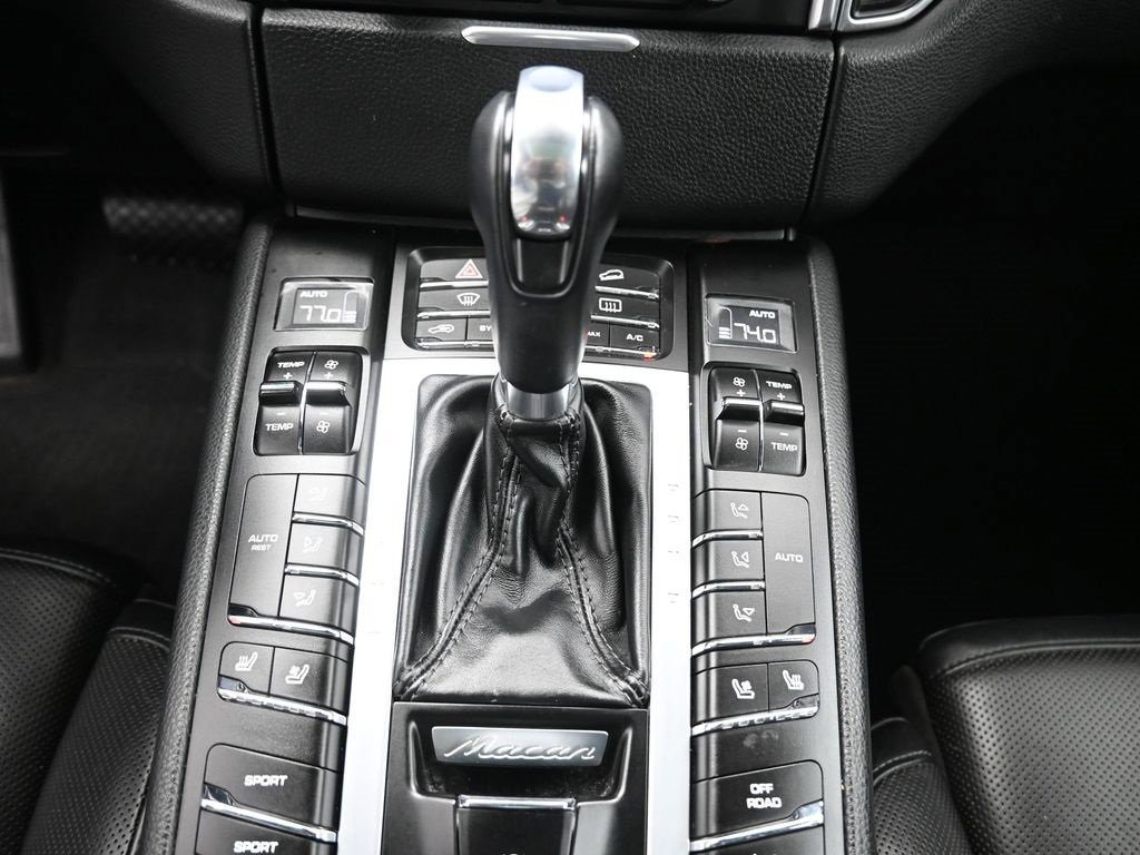 Used 2018 Porsche Macan GTS image 33