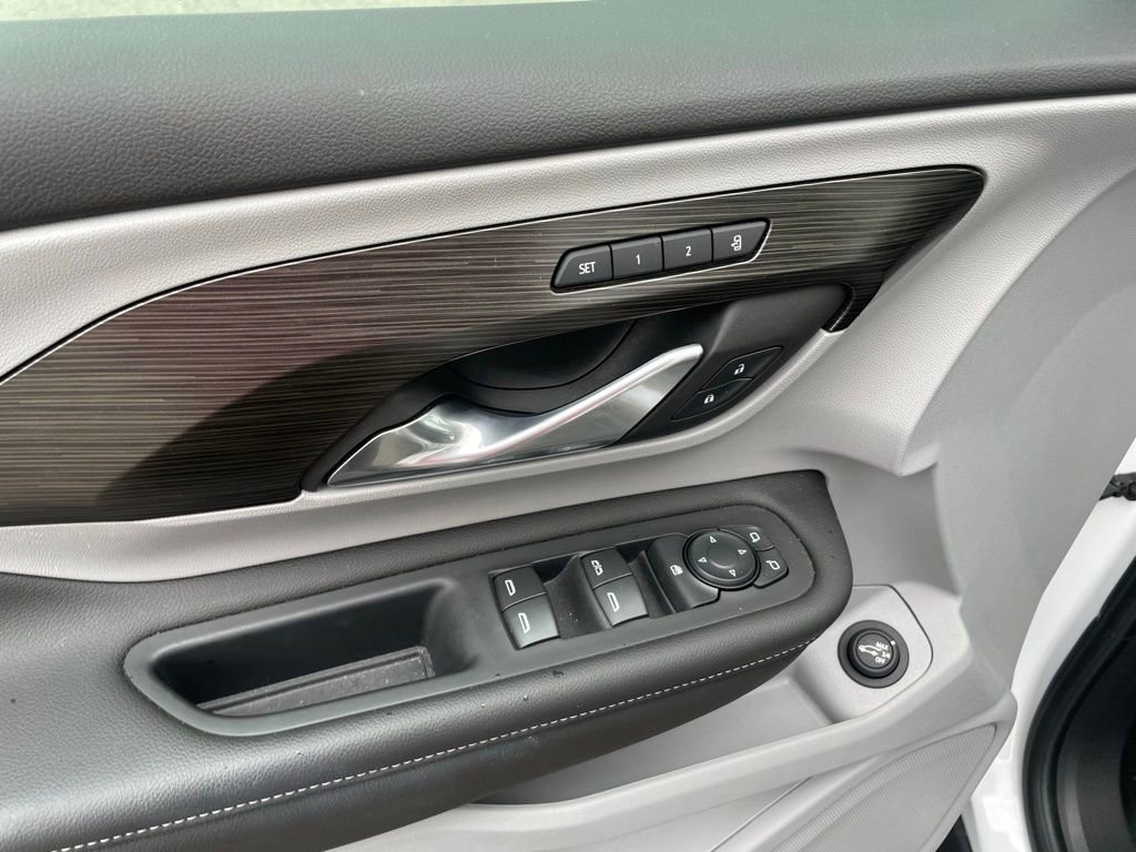 Used 2022 GMC Terrain SLT image 12