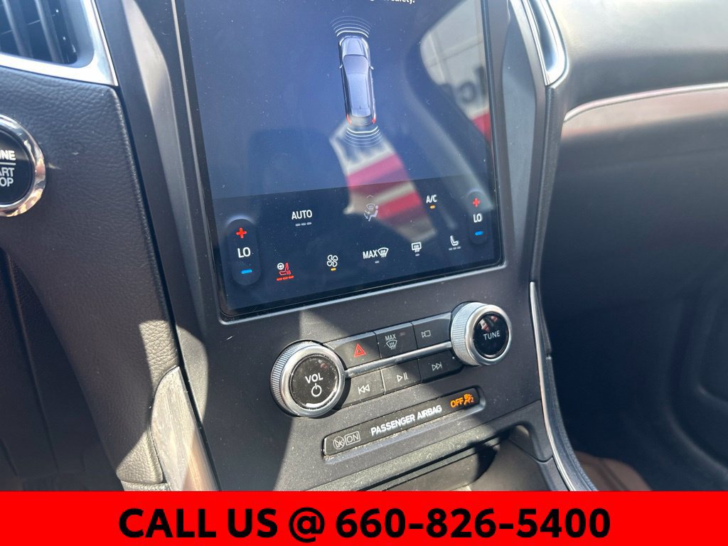 Used 2022 Ford Edge Titanium AWD/4WD image 18