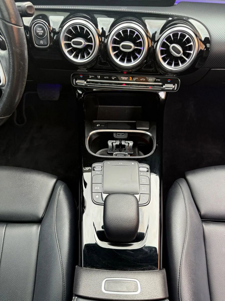 Used 2021 Mercedes-Benz CLA 250 image 26