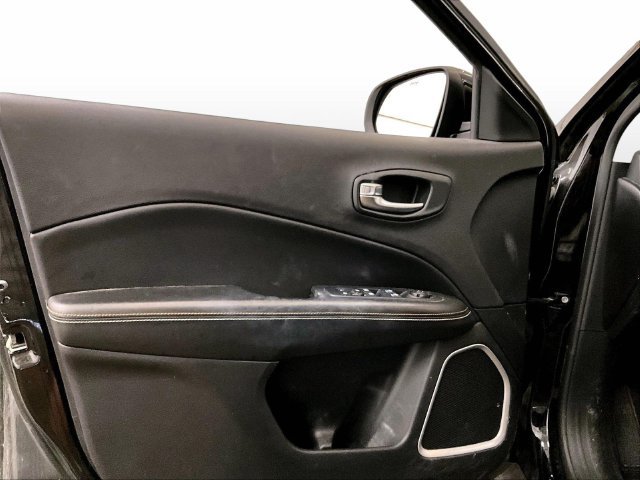 Used 2019 Jeep Compass Latitude w/ Popular Equipment Group AWD/4WD image 22